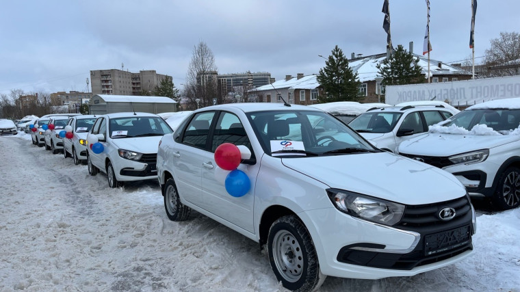 Пятеро пострадавших на производстве северян получили автомобили от Отделения СФР по Архангельской области и НАО. Пятеро пострадавших на производстве северян получили автомобили от Отделения СФР по Архангельской области и НАО.